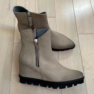 Patrizia Bonfanti taupe Grey soft suede leather wedge Italy boots